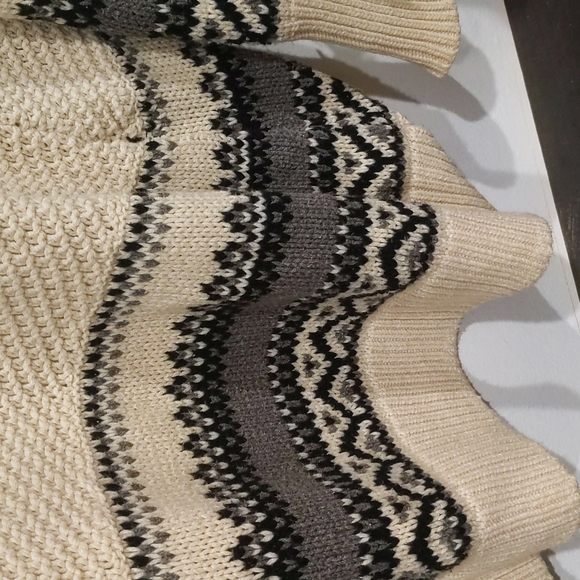 Beige Kismet cardigan in size medium - Picture 3 of 4